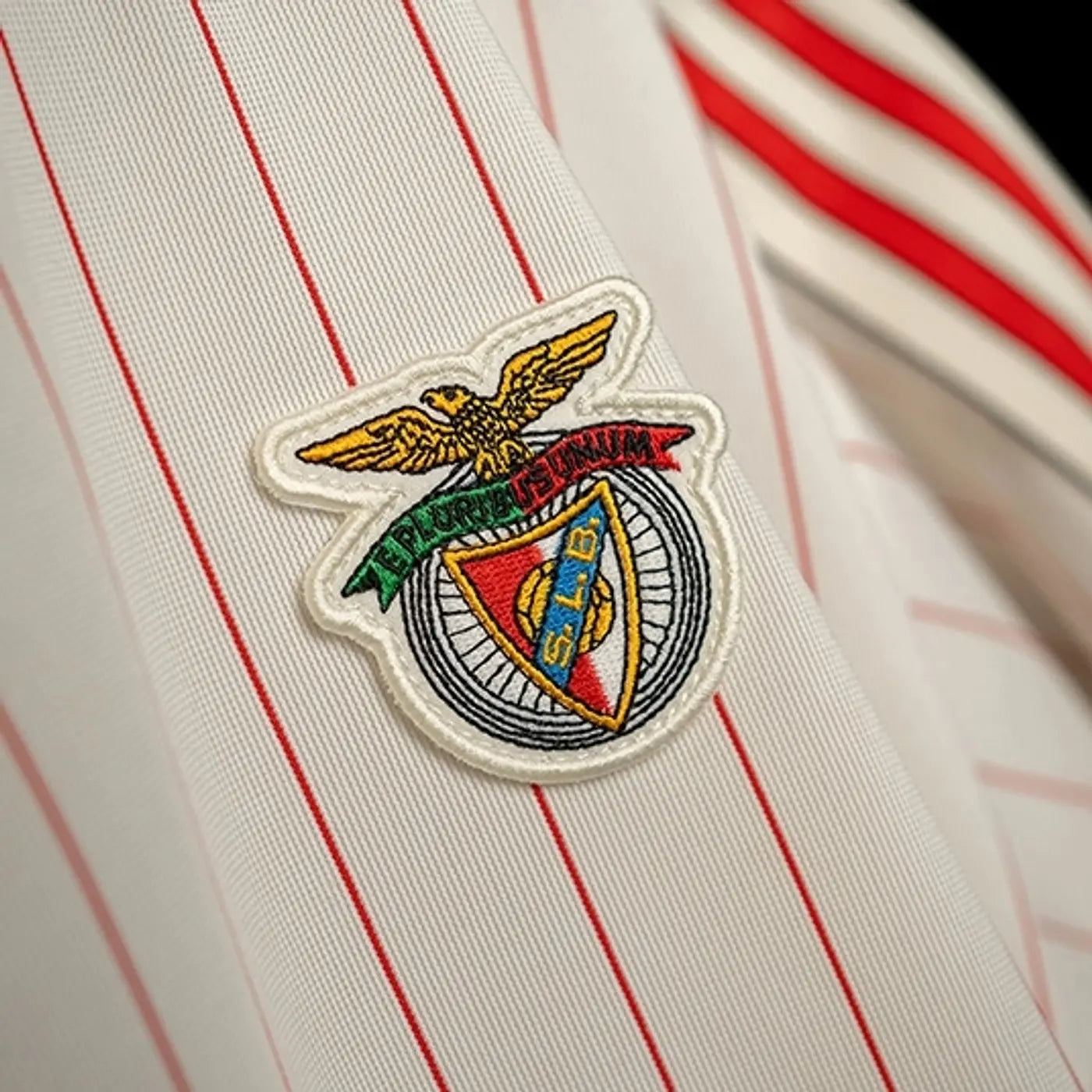 CAMISOLA RETRO SL BENFICA X ADIDAS ORIGINALS ICON 25/26 - HOMEM