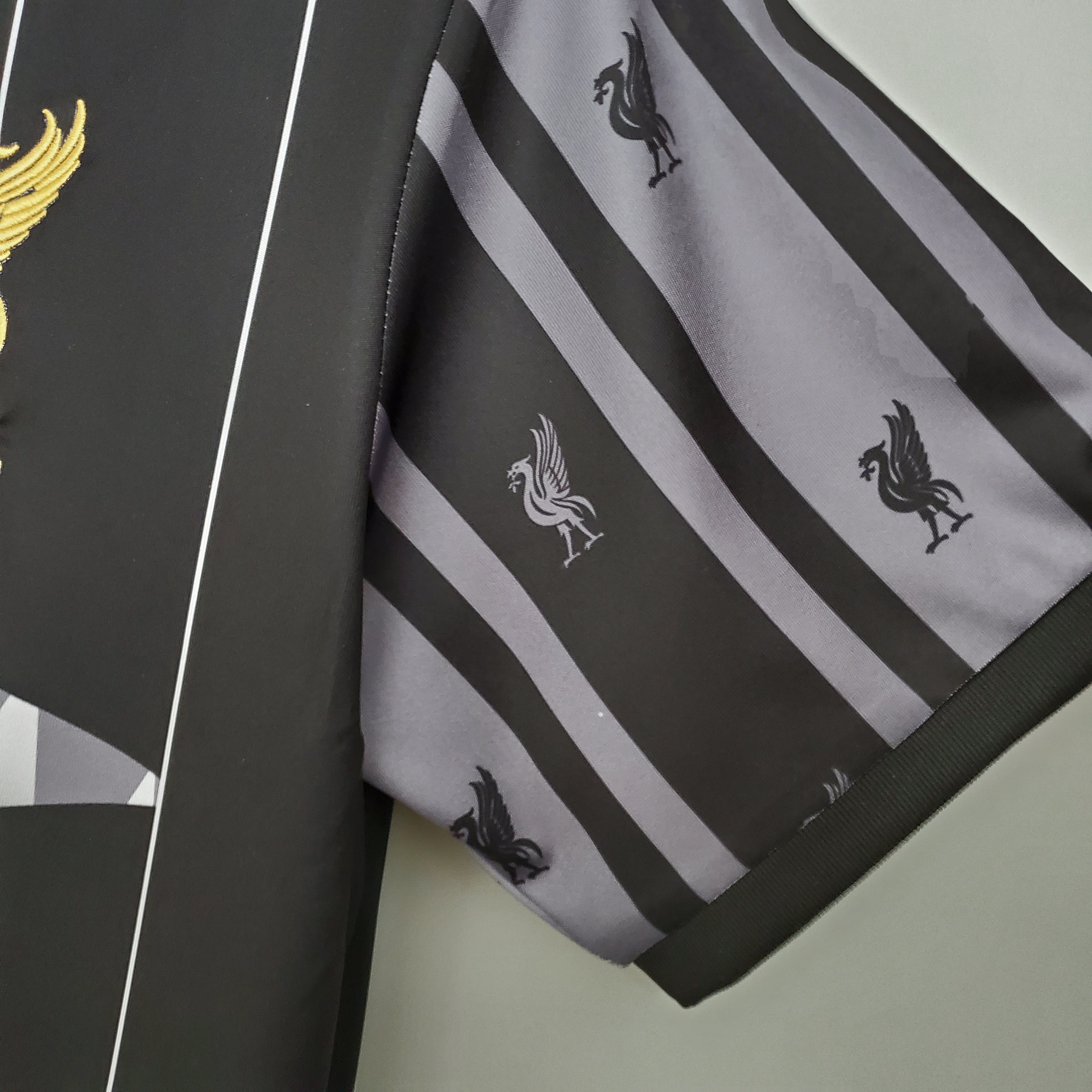 CAMISOLA LIVERPOOL I EDIÇÃO ESPECIAL homem (RETRO)