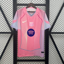 CAMISOLA BARCELONA EDIÇÃO ESPECIAL ROSA 25/26 - HOMEM
