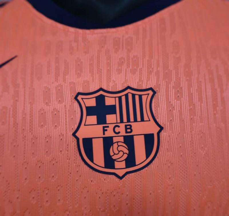 CAMISOLA BARCELONA III 2526 VERSÃO JOGADOR – EDIÇÃO TOTAL 90