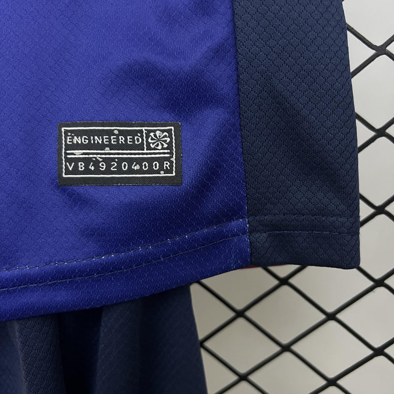 Conjunto Infantil Barcelona x Travis Scott 25/26 – Edição Especial