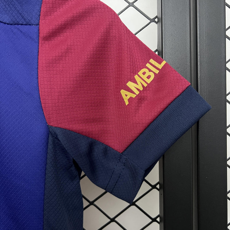 Conjunto Infantil Barcelona x Travis Scott 25/26 – Edição Especial