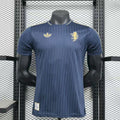 CAMISOLA JUVENTUS TERRACE ICONS 2025 (VERSÃO JOGADOR)