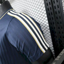 CAMISOLA JUVENTUS TERRACE ICONS 2025 (VERSÃO JOGADOR)