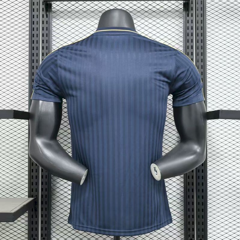 CAMISOLA JUVENTUS TERRACE ICONS 2025 (VERSÃO JOGADOR)