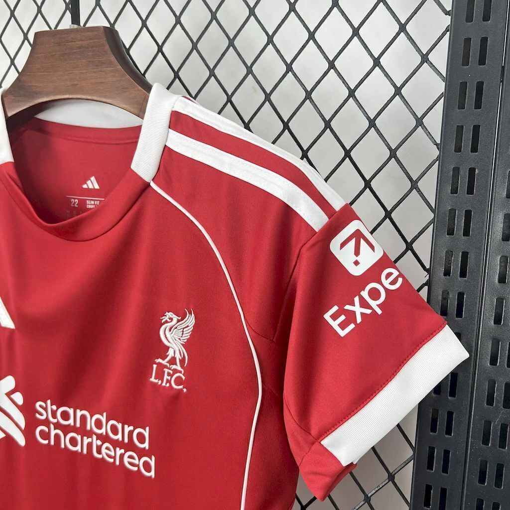 CAMISOLA LIVERPOOL HOME 25/26 – CONJUNTO INFANTIL