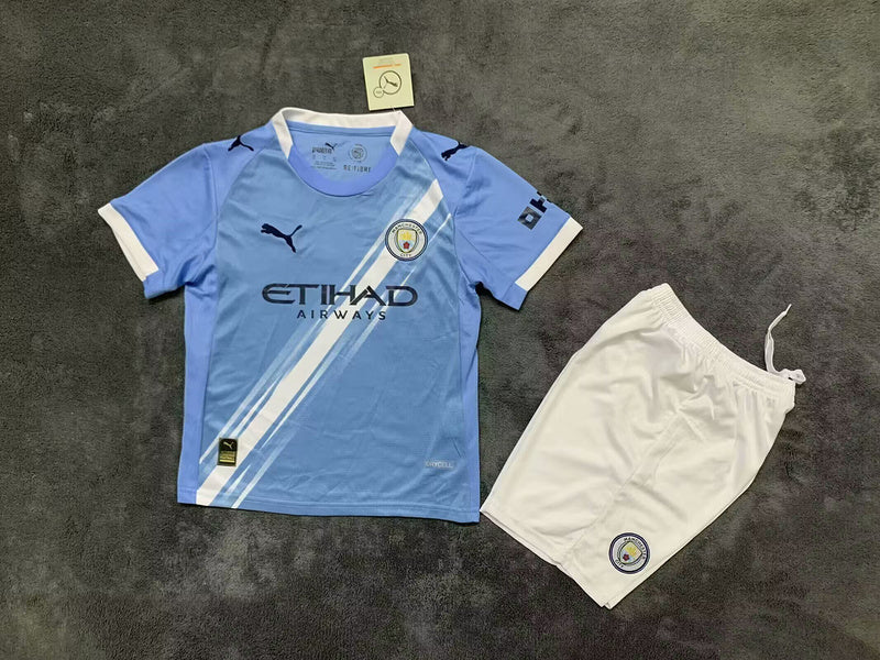 Camisola Manchester City I 25/26 Conjunto Infantil – Equipamento Principal