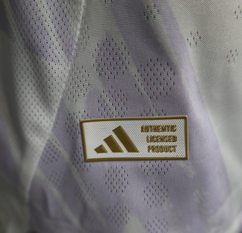 Camisola Manchester United II 25/26 Homem – Versão Jogador Branca Roxo