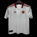 CAMISOLA MANCHESTER UNITED X ADIDAS ORIGINALS ICON BRANCA 25 26 - HOMEM