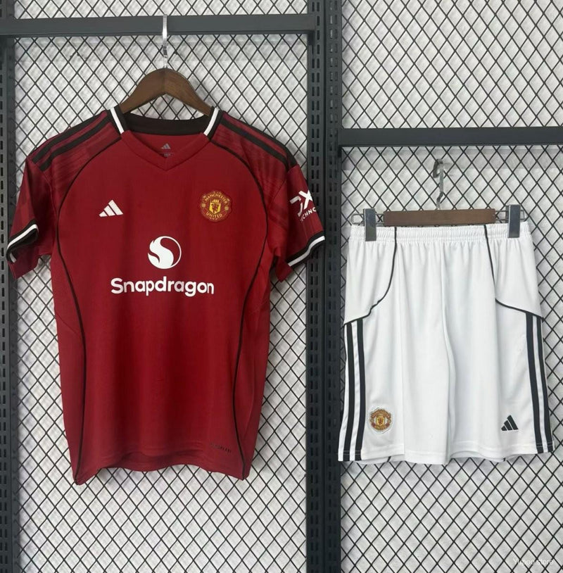 CONJUNTO INFANTIL MANCHESTER UNITED VERMELHO I 25/26