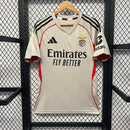 Camisola SL Benfica Alternativa Bege 25/26 – Homem  Equipamento Secundário