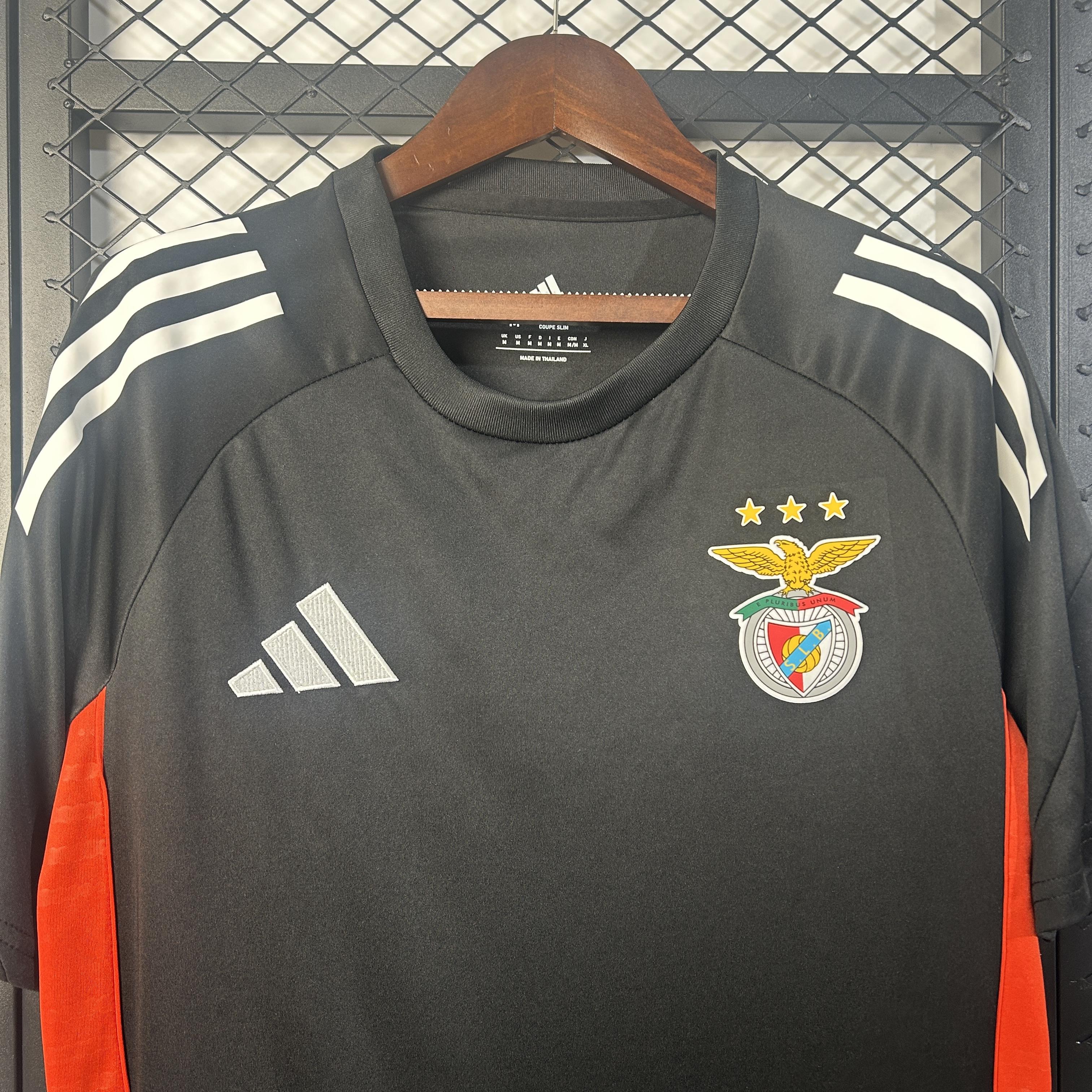 Camisola SL Benfica Treino Preto 25/26 Homem – T-shirt de Treino Benfica Preta