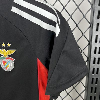 Camisola SL Benfica Treino Preto 25/26 Infantil – Conjunto Criança