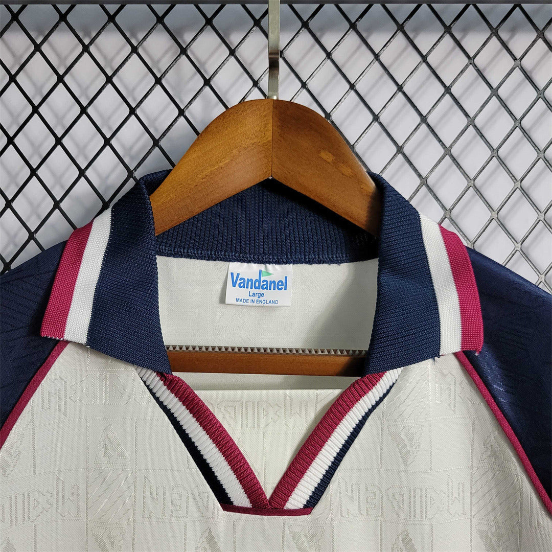 Camisola West Ham x Iron Maiden II 99/01 Homem (Retro) – Edição Alternativa