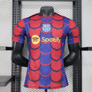 CAMISOLA BARCELONA CALENTAMIENTO I 24/25 homem (VERSÃO JOGADOR)