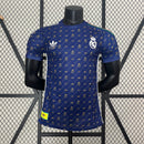 CAMISOLA REAL MADRID EDIÇÃO ESPECIAL LIMITADA AZUL 24/25 homem (VERSÃO JOGADOR)